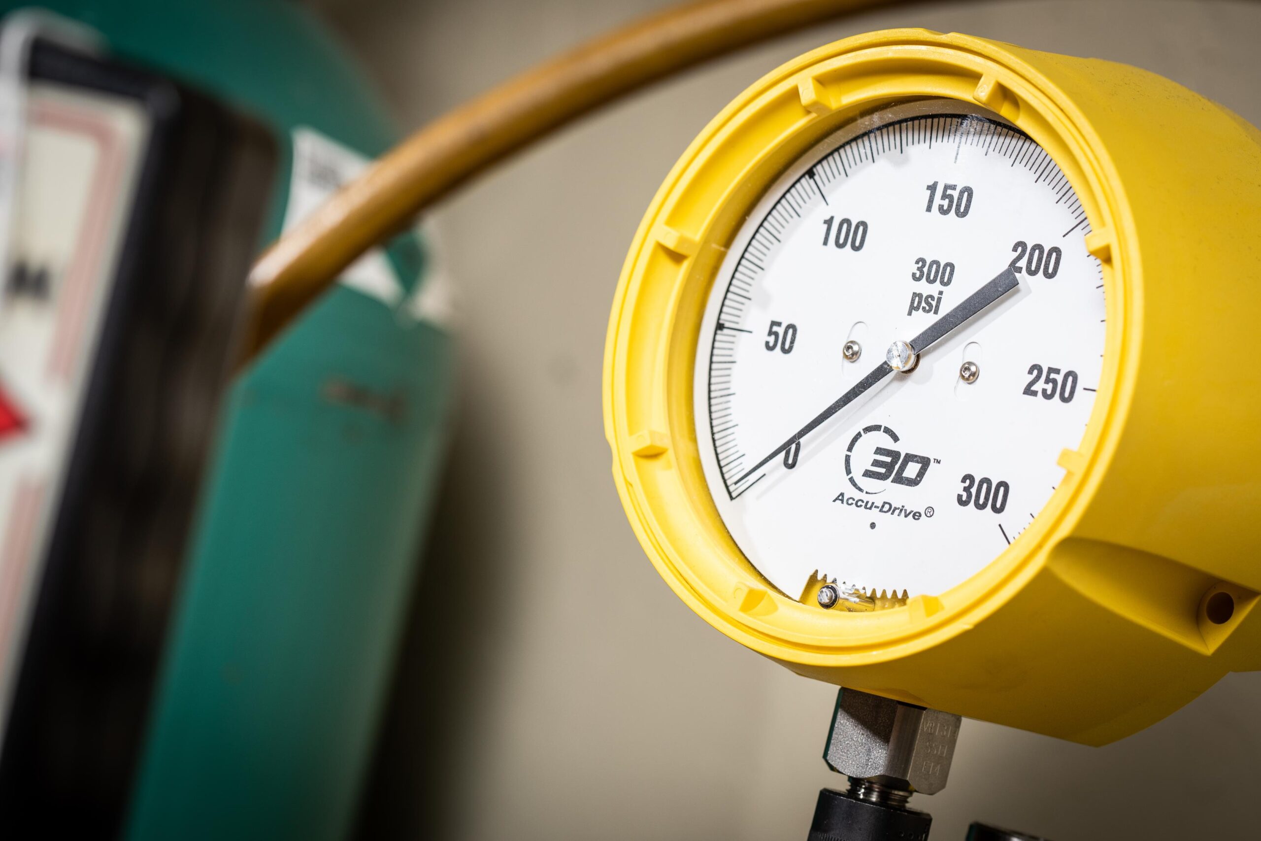 Ensuring Precision and Safety: Cleaning Oxygen Pressure Gauges